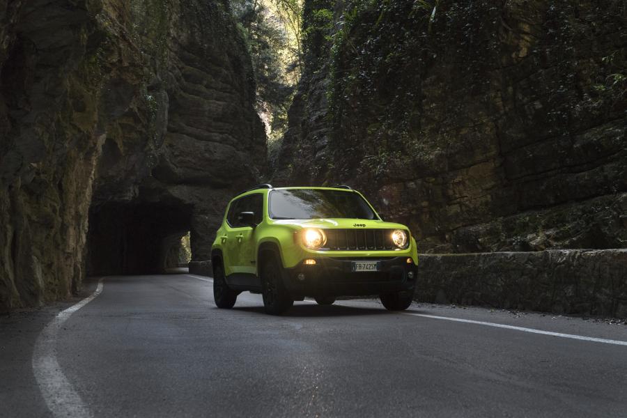  Jeep Renegade Upland 2017 года  (фото 3 из 5)